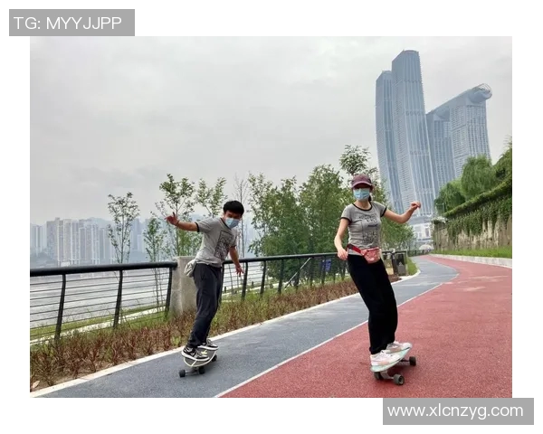 重庆滑板队进攻战术解析与滑板运动热潮的深度探讨