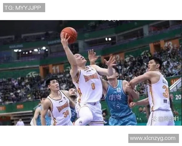 深入分析成都篮球队中路突破战术的特点与应用策略