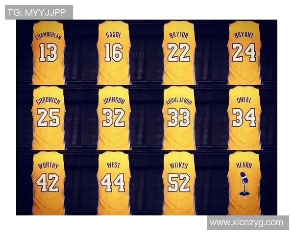 詹姆斯与安东尼职业生涯数据对比分析及影响力探讨 詹姆斯与安东尼职业生涯数据对比分析及影响力探讨