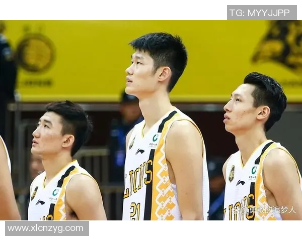 胡金秋：从青涩新秀到篮球明星的成长之路与未来展望