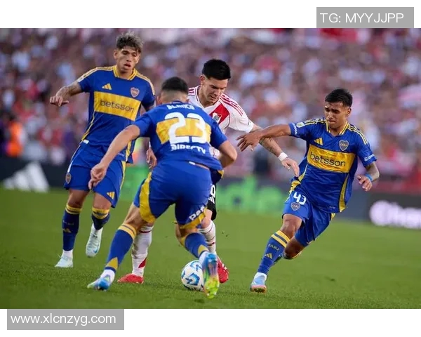 阿根廷国家队与皇家马德里足球俱乐部的精彩对决分析与回顾