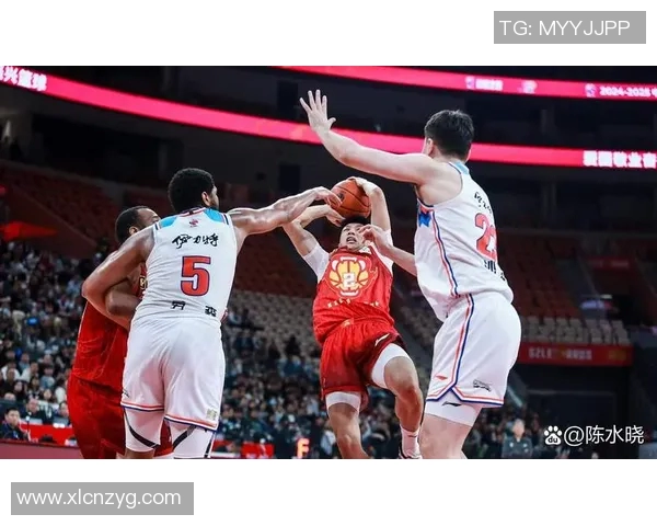 11赛季精彩对决山东男篮迎战新疆队争夺季后赛席位的关键战役