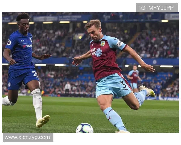 伯恩利对阵哈德斯的比赛结果分析与精彩瞬间回顾