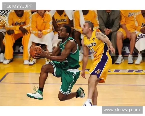 托尼阿伦与科比的对决回顾:防守大师与得分王的精彩碰撞 托尼阿伦与科比的对决回顾:防守大师与得分王的精彩碰撞